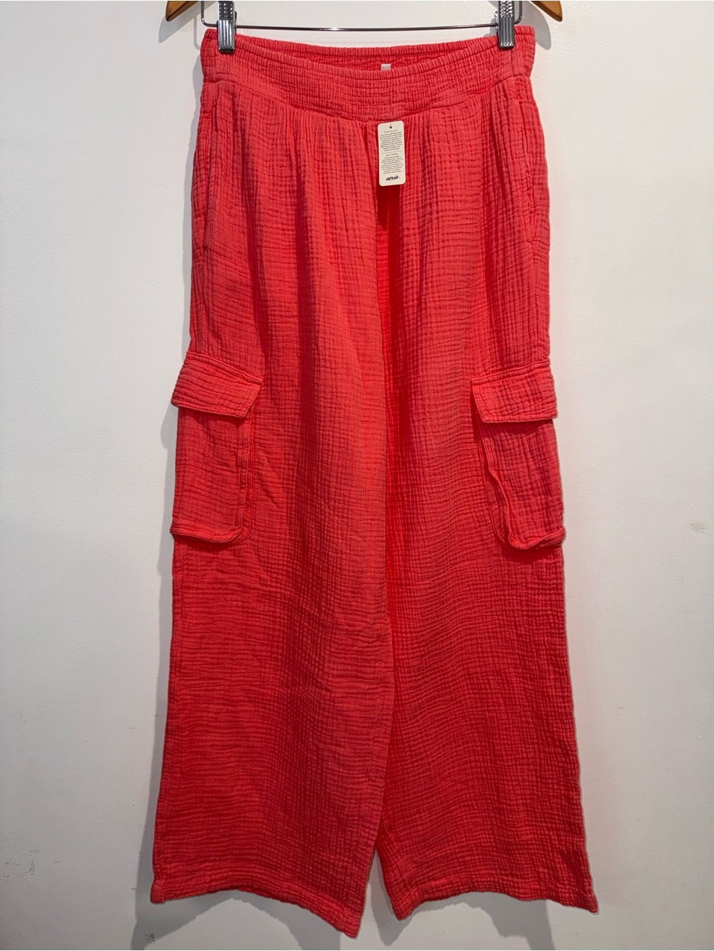 Aerie Gauzy High Waisted Cargo Pant
Jordyn size small regular NWT - Picture 3 of 13